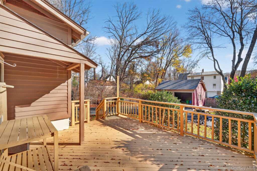 165 Wayne Avenue, Suffern, NY 10901 - Photo 30 of 38