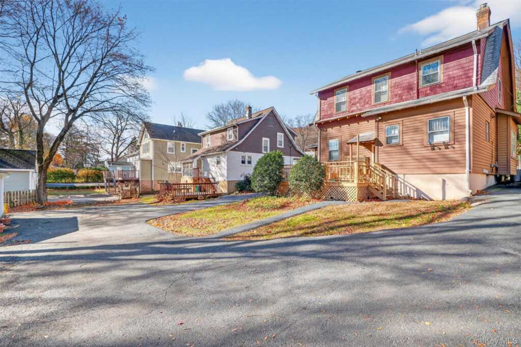 165 Wayne Avenue, Suffern, NY 10901 - Photo 35 of 38