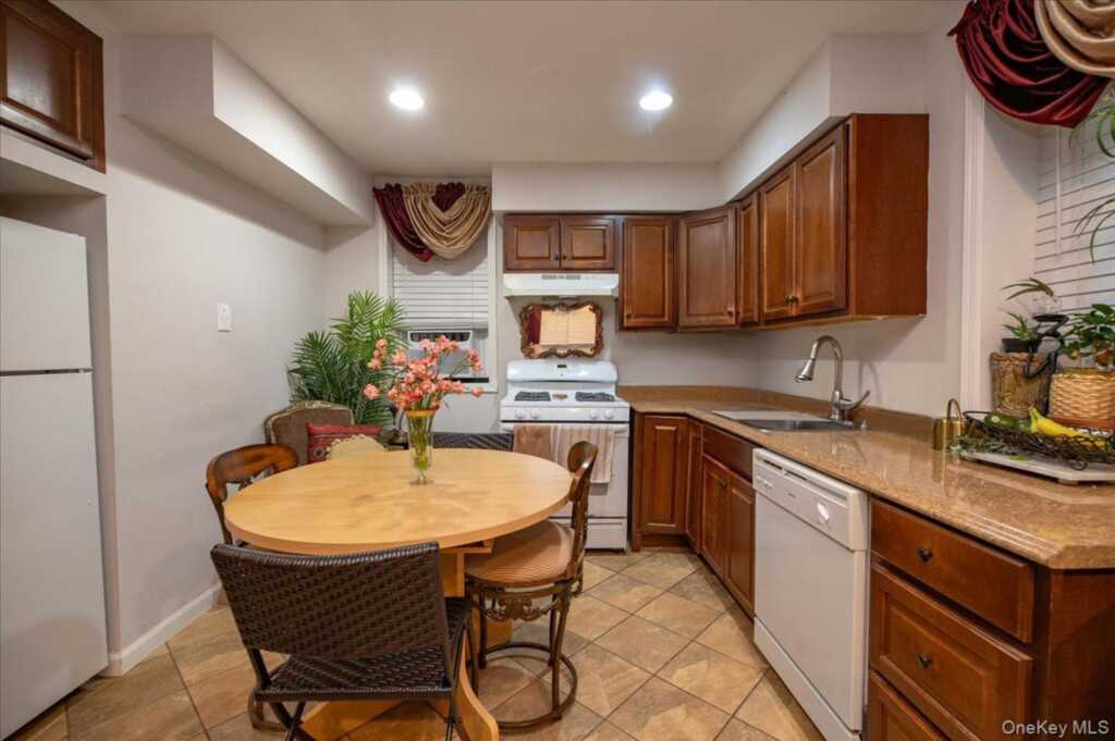 28 Catherine Street, Nyack, NY 10960 - Photo 30 of 35