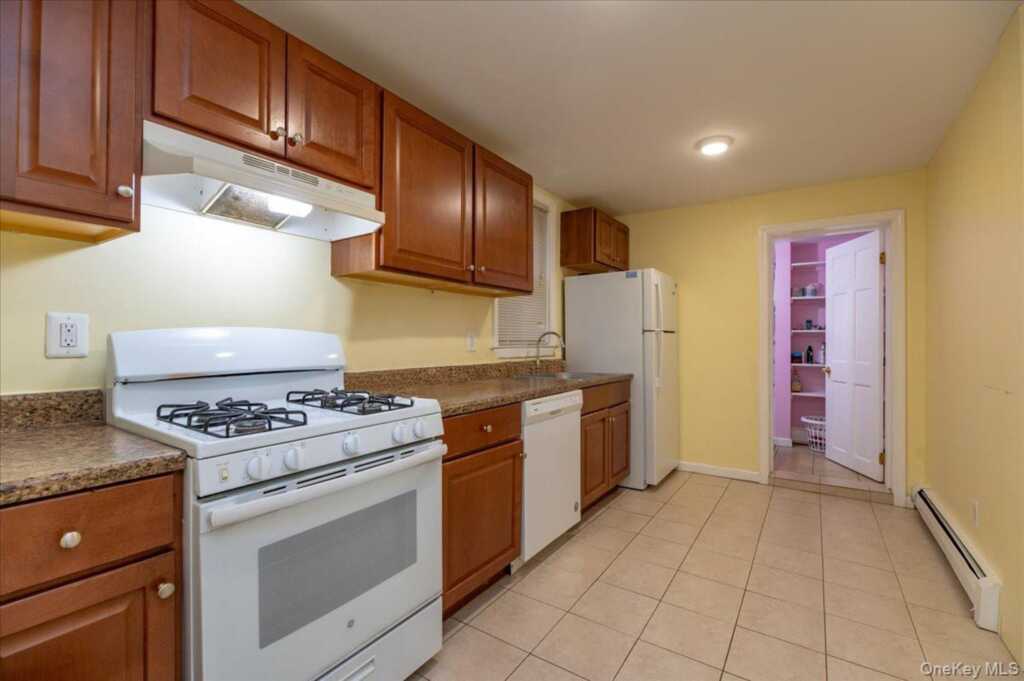 28 Catherine Street, Nyack, NY 10960 - Photo 8 of 35