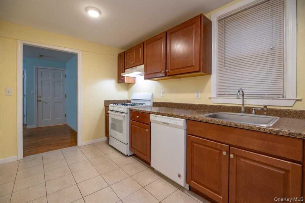 28 Catherine Street, Nyack, NY 10960 - Photo 9 of 35