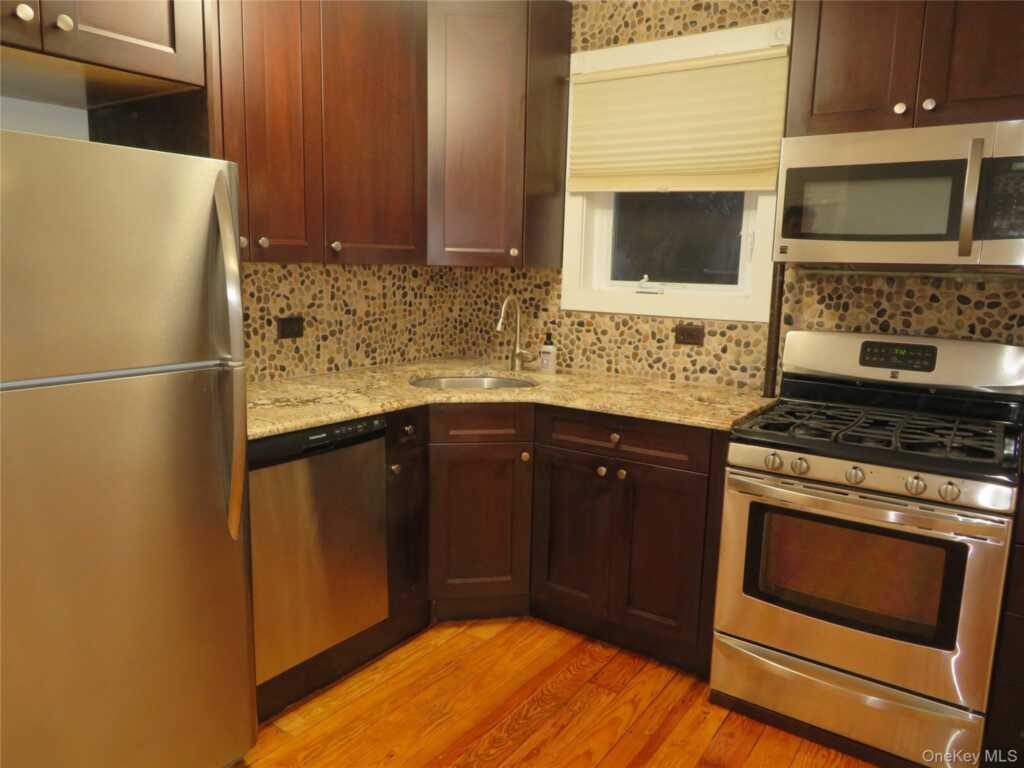 3 Magnolia Street, Pearl River, NY 10965 - Photo 3 of 15