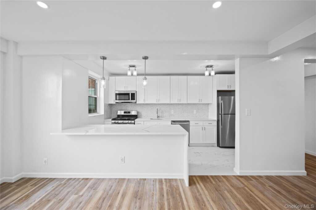 220 Pelham Road, Unit #6P, New Rochelle, NY 10805