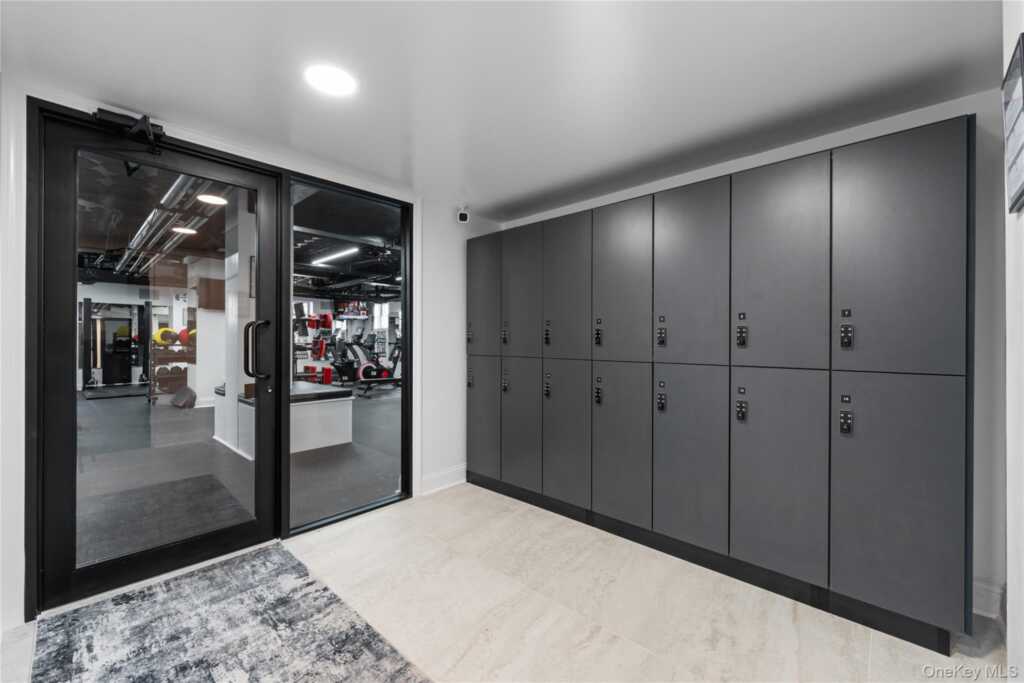 220 Pelham Road, Unit #6P, New Rochelle, NY 10805 - Photo 11 of 23