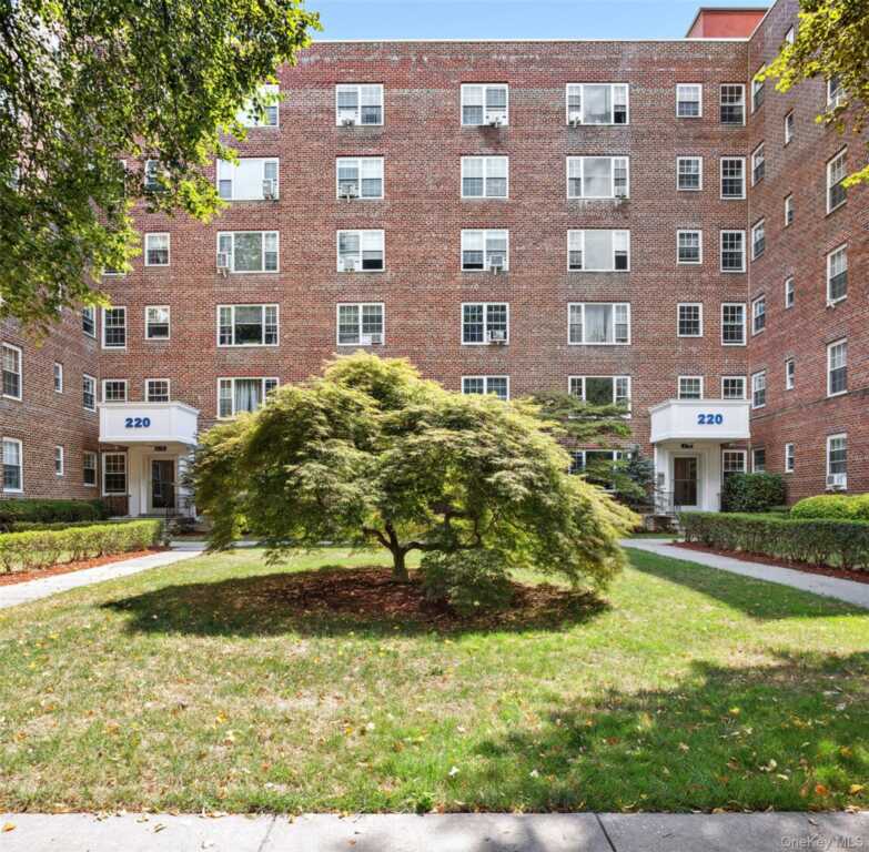 220 Pelham Road, Unit #6P, New Rochelle, NY 10805 - Photo 16 of 23