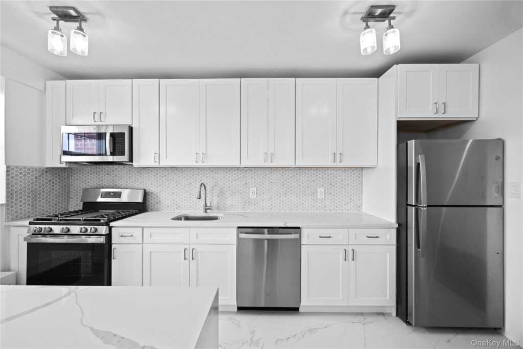 220 Pelham Road, Unit #6P, New Rochelle, NY 10805 - Photo 2 of 23