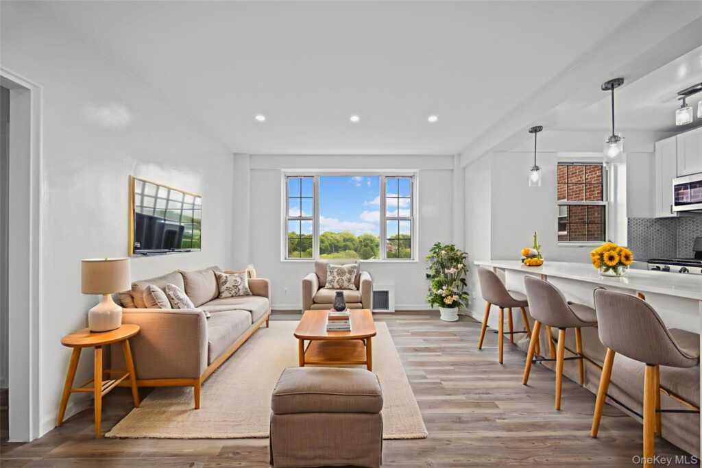 220 Pelham Road, Unit #6P, New Rochelle, NY 10805 - Photo 3 of 23