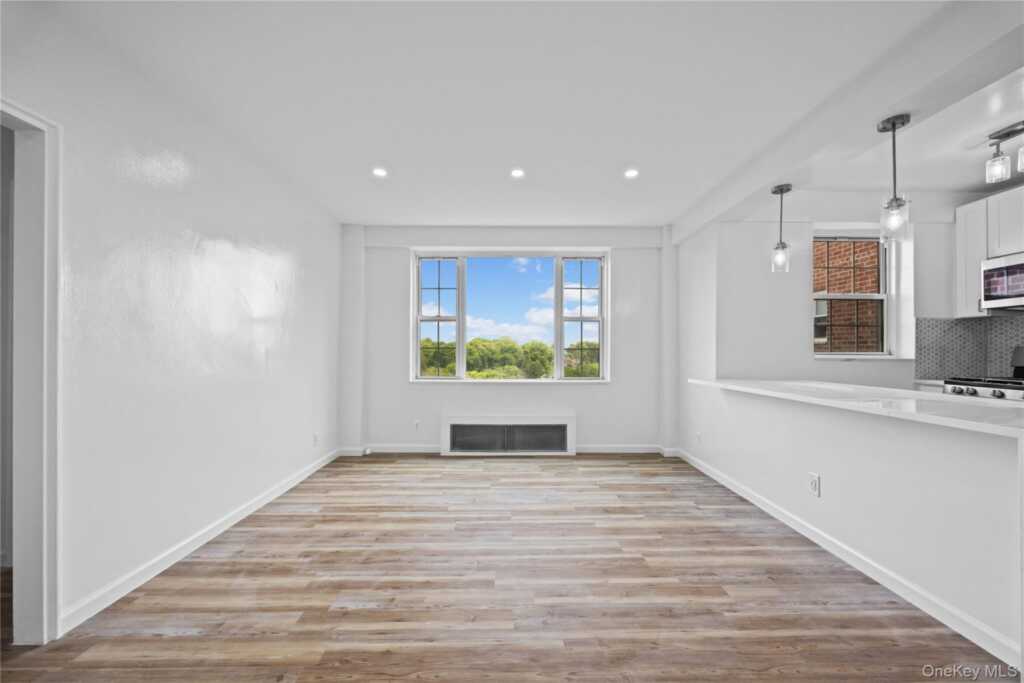 220 Pelham Road, Unit #6P, New Rochelle, NY 10805 - Photo 4 of 23