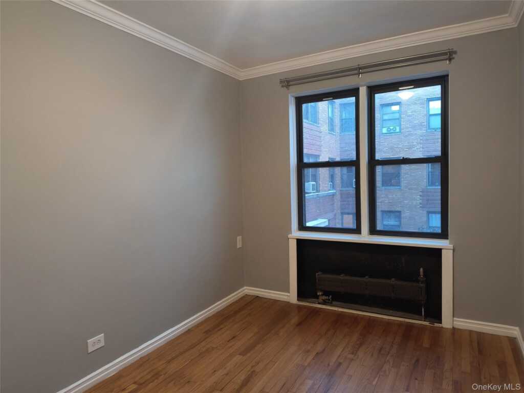 2 Greenridge Avenue, Unit #2E, White Plains, NY 10605 - Photo 23 of 30