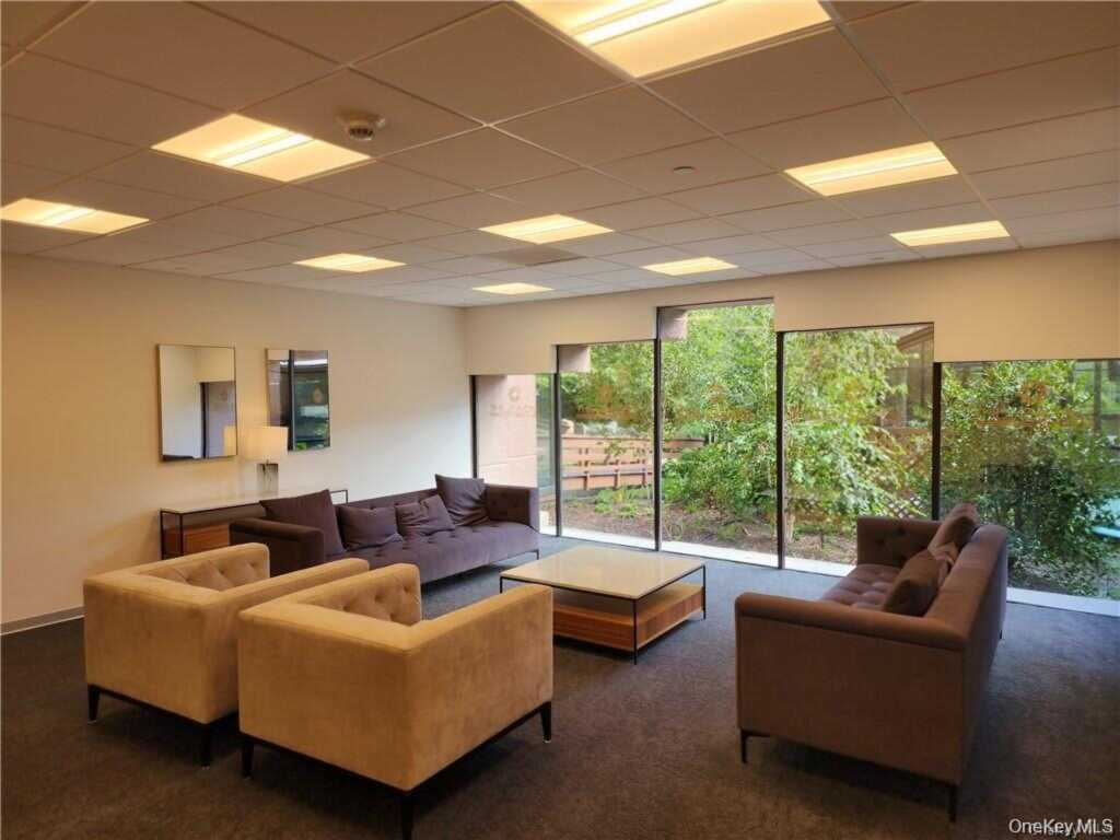 4 Martine Avenue, Unit #416, White Plains, NY 10606 - Photo 14 of 18