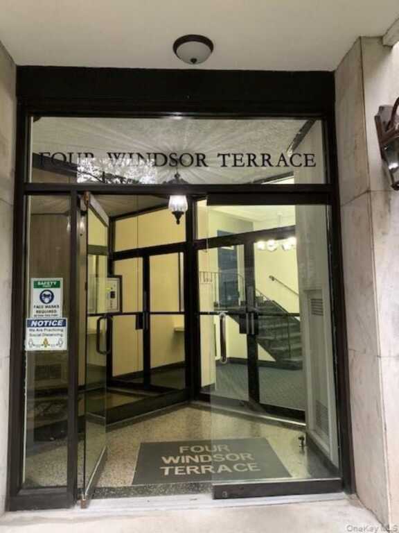 4 Windsor Terrace, Unit #1E, White Plains, NY 10601 - Photo 4 of 27