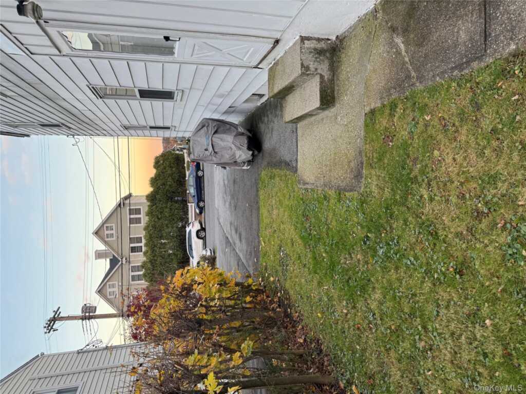 98 Clinton Avenue, New Rochelle, NY 10801 - Photo 2 of 13