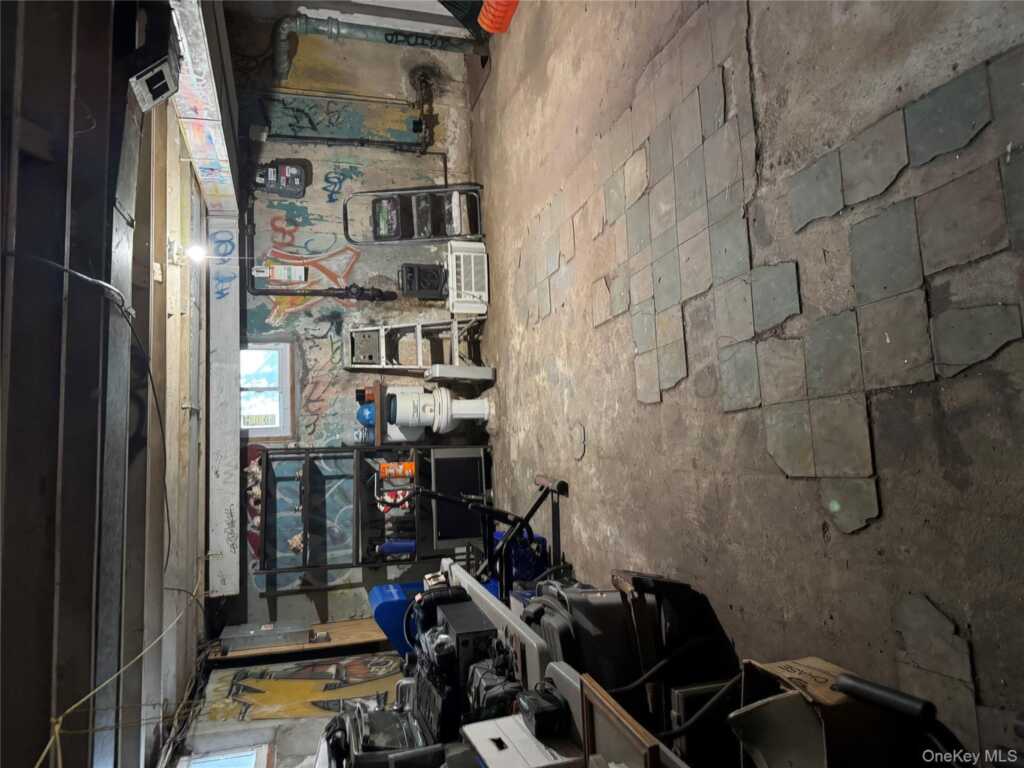 98 Clinton Avenue, New Rochelle, NY 10801 - Photo 6 of 13