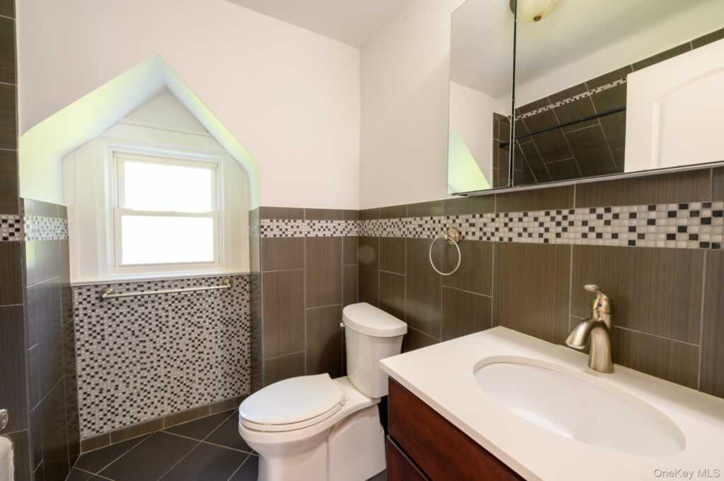 15 Ranger Place, New Rochelle, NY 10804 - Photo 25 of 44