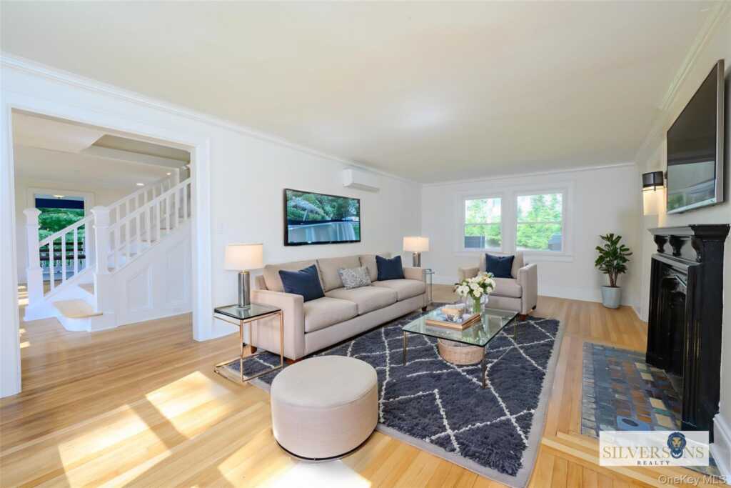 15 Ranger Place, New Rochelle, NY 10804 - Photo 3 of 44