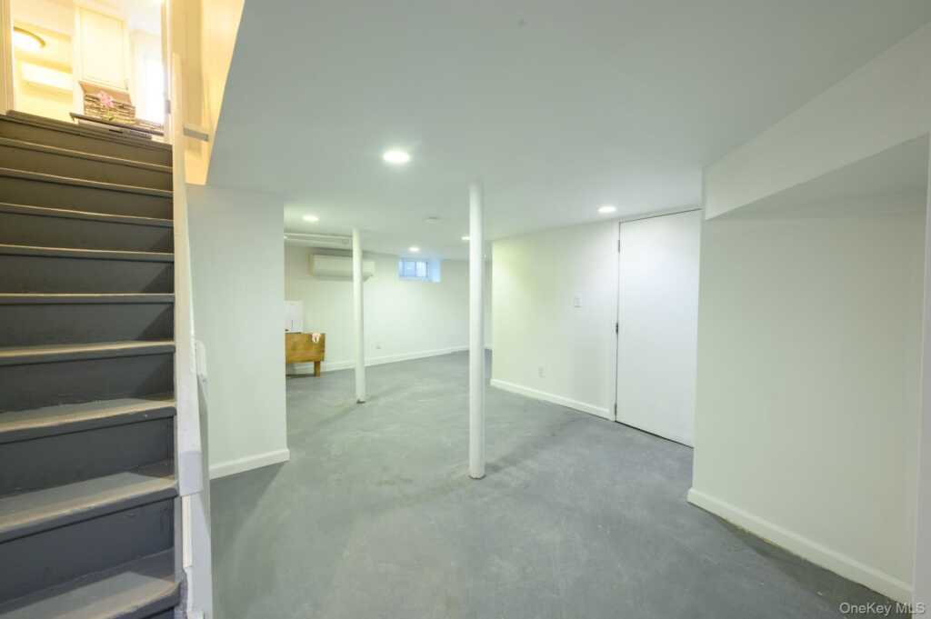 15 Ranger Place, New Rochelle, NY 10804 - Photo 31 of 44