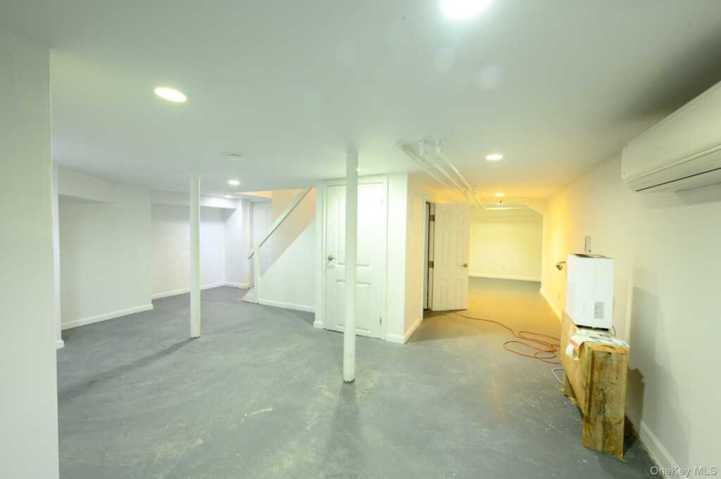 15 Ranger Place, New Rochelle, NY 10804 - Photo 32 of 44