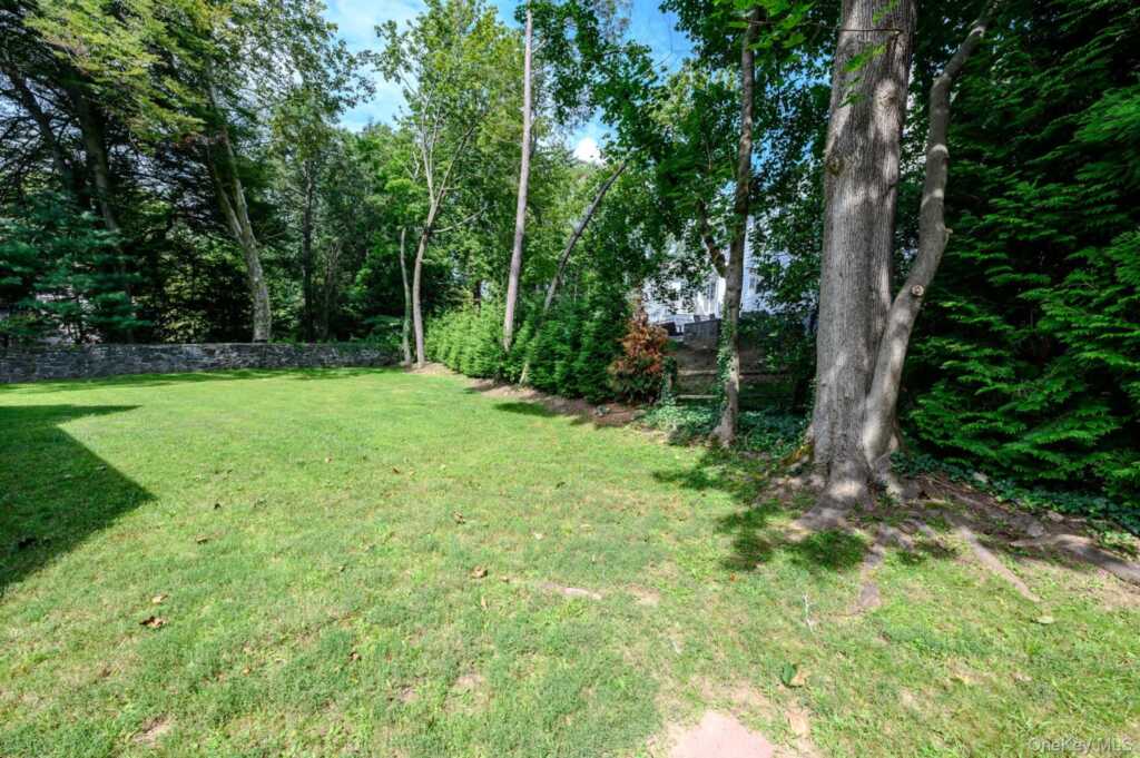 15 Ranger Place, New Rochelle, NY 10804 - Photo 39 of 44