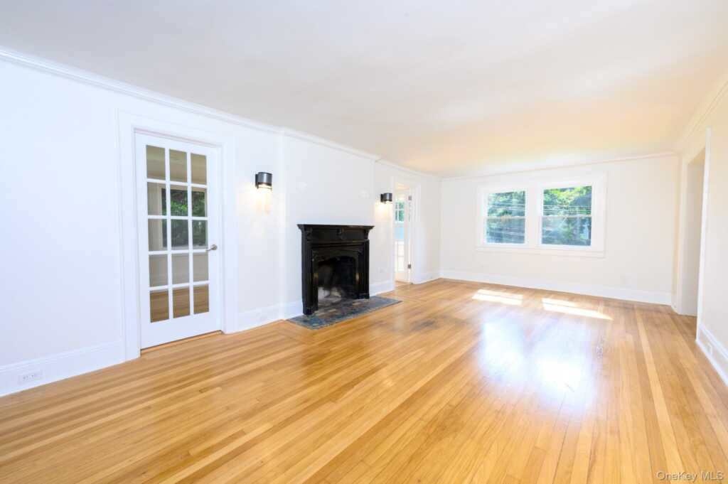 15 Ranger Place, New Rochelle, NY 10804 - Photo 5 of 44