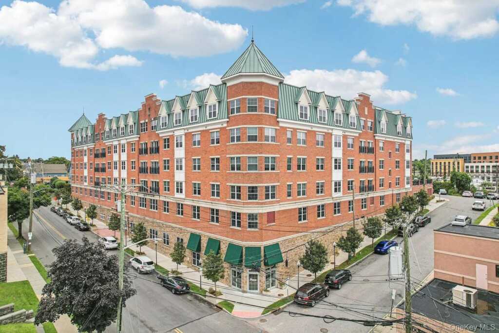 201 Willett Avenue, Unit #222, Rye, NY 10573 - Photo 2 of 29