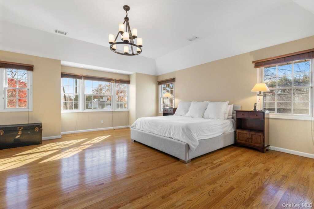 60 Haviland Lane, White Plains, NY 10605 - Photo 11 of 38