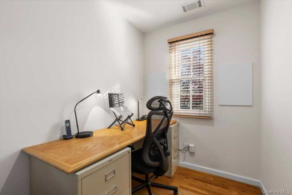 60 Haviland Lane, White Plains, NY 10605 - Photo 23 of 38