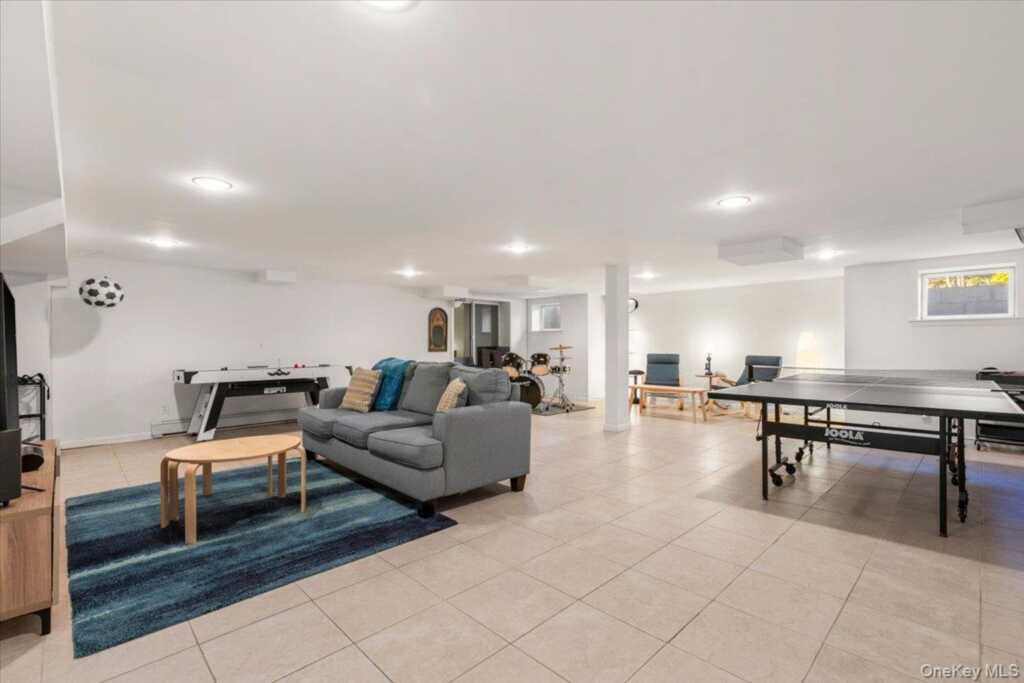 60 Haviland Lane, White Plains, NY 10605 - Photo 26 of 38