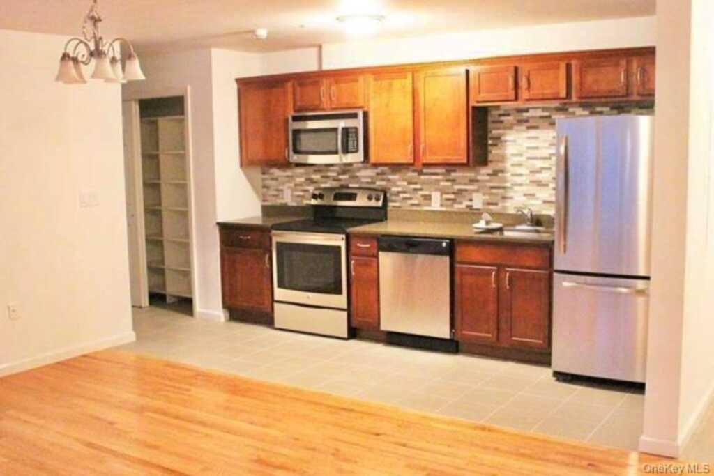 160 Chatterton Avenue, Unit #1A, White Plains, NY 10606