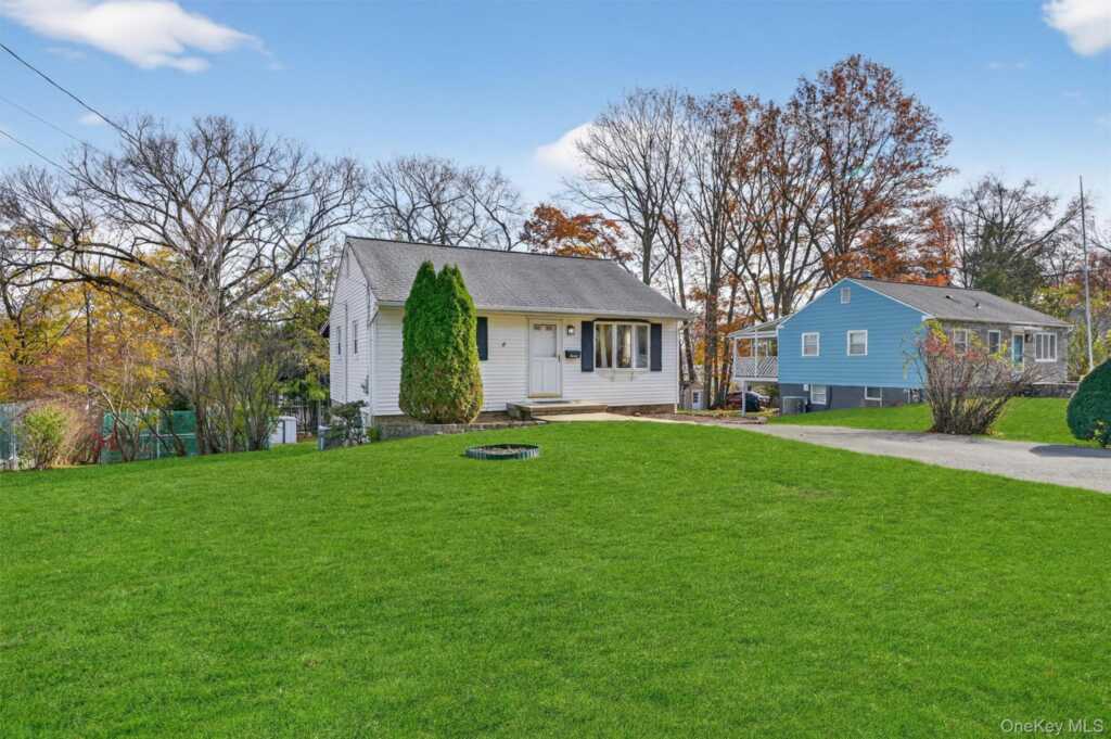 30 Lexow Avenue, Nanuet, NY 10954 - Photo 3 of 25