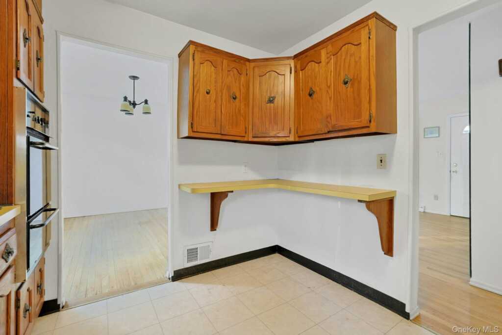 15 Kenwood Lane, New City, NY 10956 - Photo 12 of 28