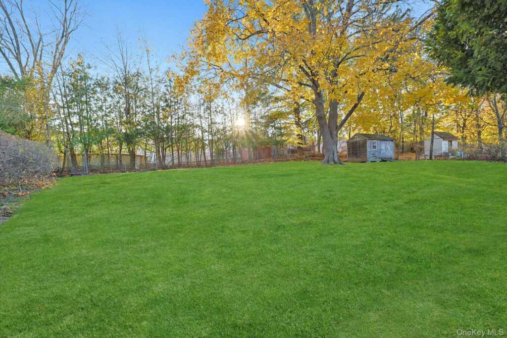 15 Kenwood Lane, New City, NY 10956 - Photo 4 of 28