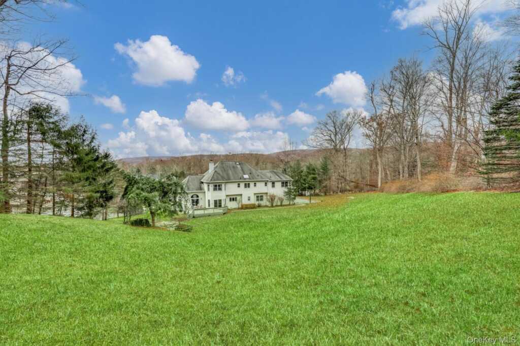 22 Golden Road, Suffern, NY 10901 - Photo 7 of 41