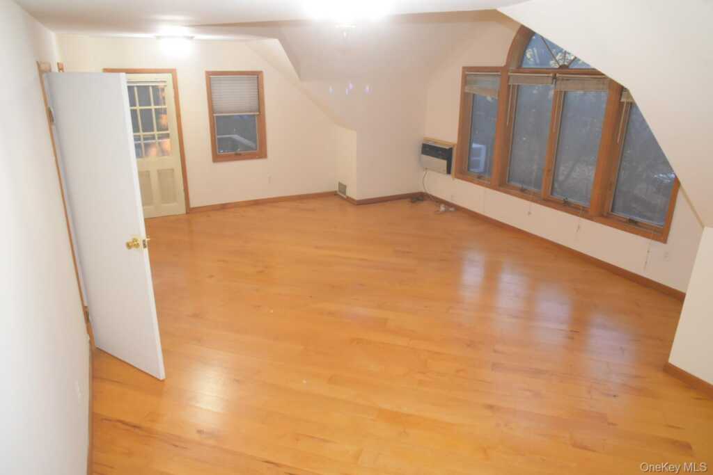 201 Old Mountain Road, Nyack, NY 10960 - Photo 6 of 10