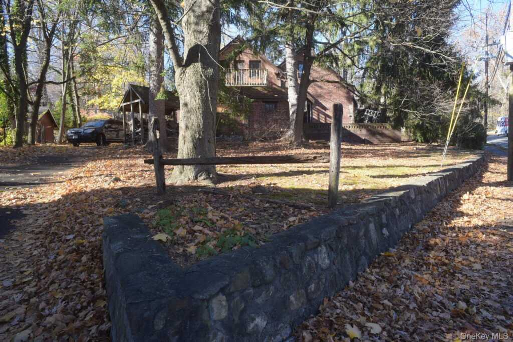 201 Old Mountain Road, Nyack, NY 10960 - Photo 9 of 10