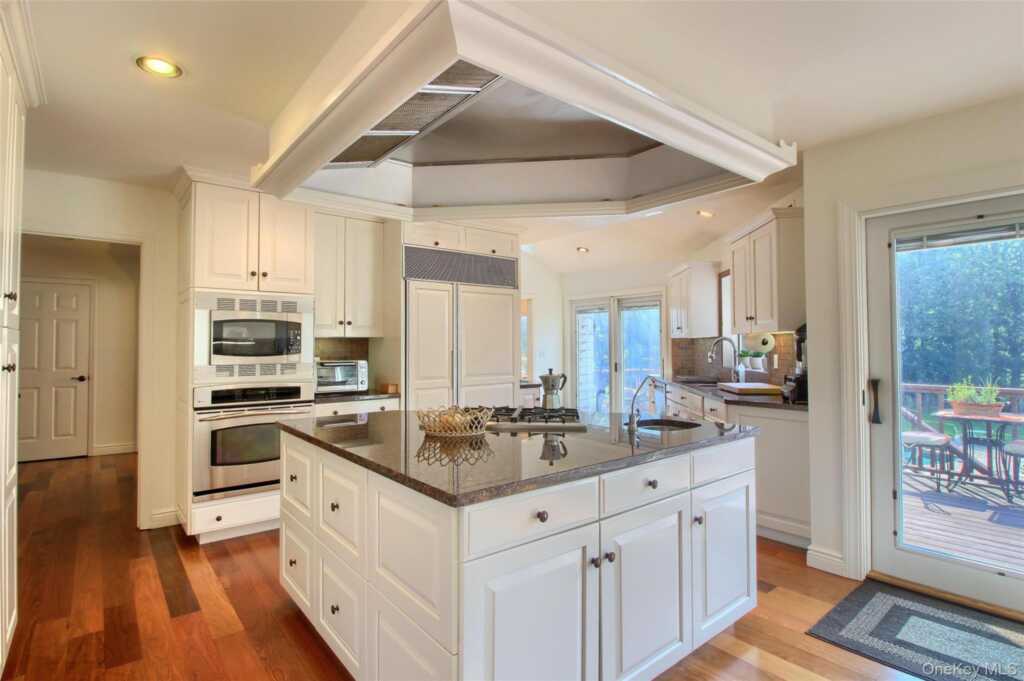 415 Grace Church Street, Rye, NY 10580 - Photo 14 of 50