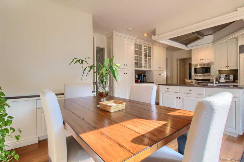 415 Grace Church Street, Rye, NY 10580 - Photo 15 of 50