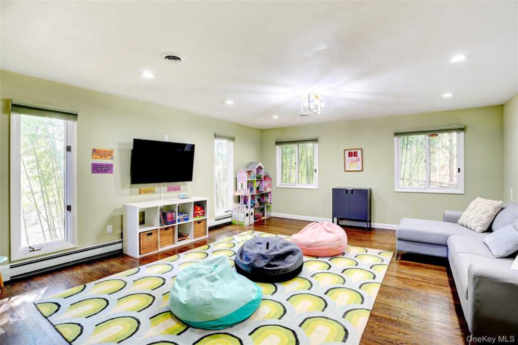 6 Scenic Vista Drive, New City, NY 10956 - Photo 13 of 37