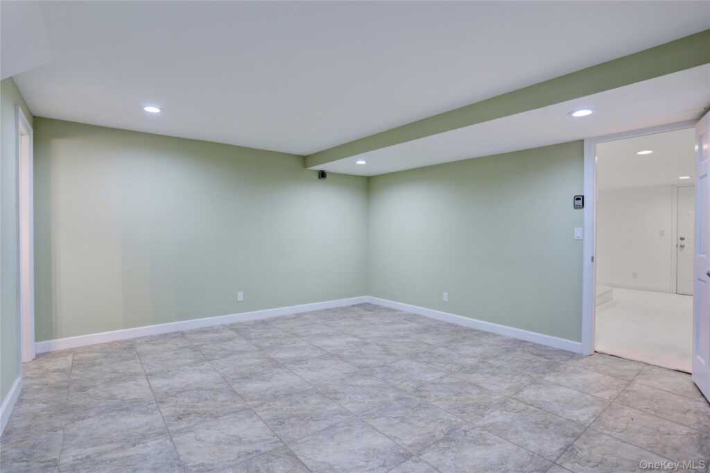 6 Scenic Vista Drive, New City, NY 10956 - Photo 26 of 37