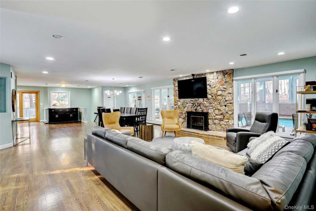 6 Scenic Vista Drive, New City, NY 10956 - Photo 4 of 37