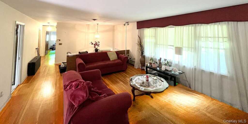 457 Quaker Ridge Road, New Rochelle, NY 10804 - Photo 4 of 21