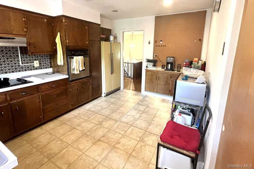 457 Quaker Ridge Road, New Rochelle, NY 10804 - Photo 9 of 21