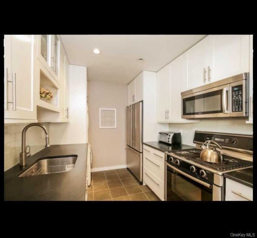 21 Hillside Terrace, Unit #C, White Plains, NY 10601 - Photo 13 of 18