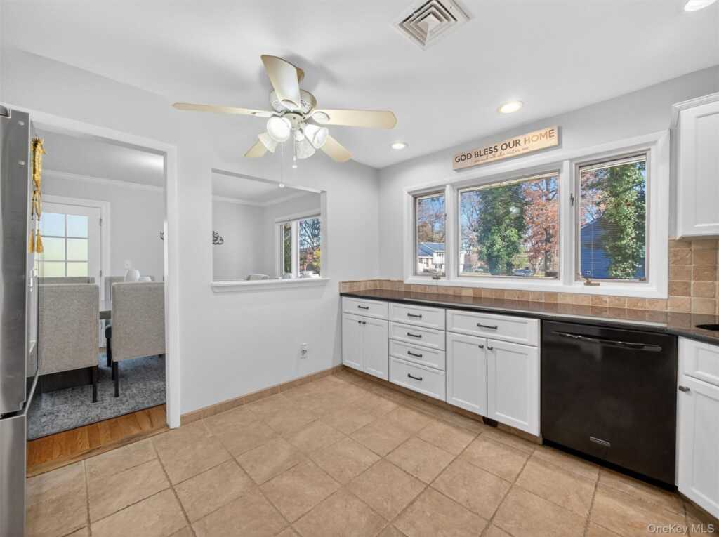 68 Eberling Drive, New City, NY 10956 - Photo 13 of 37