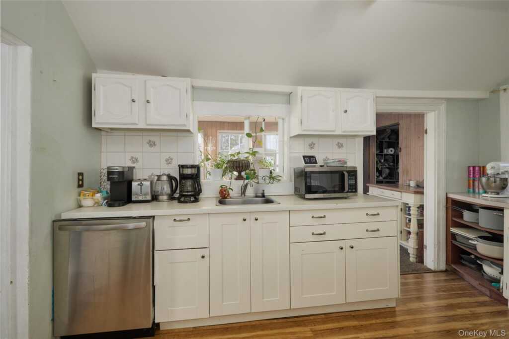 500 Haverstraw Road, Suffern, NY 10901 - Photo 13 of 37