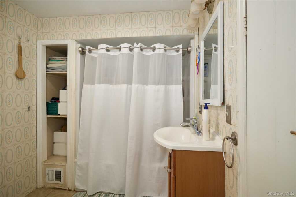 500 Haverstraw Road, Suffern, NY 10901 - Photo 19 of 37