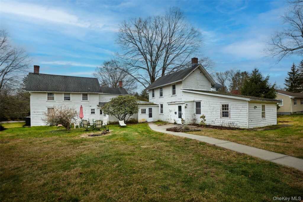 500 Haverstraw Road, Suffern, NY 10901 - Photo 2 of 37