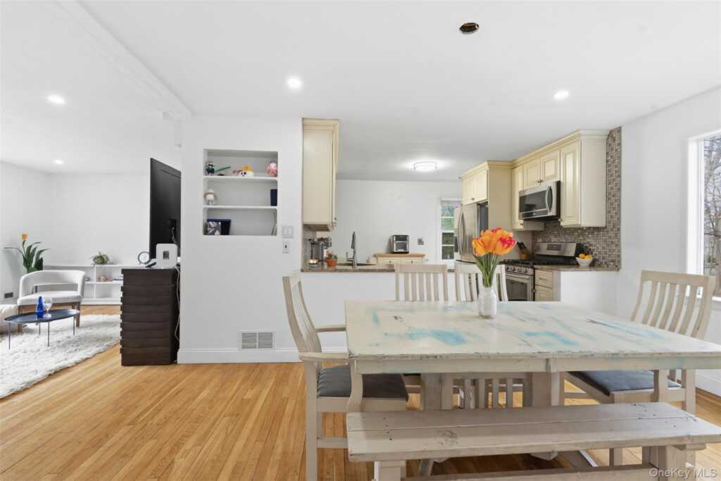 22 Hovenkamp Avenue, Nanuet, NY 10954 - Photo 15 of 29