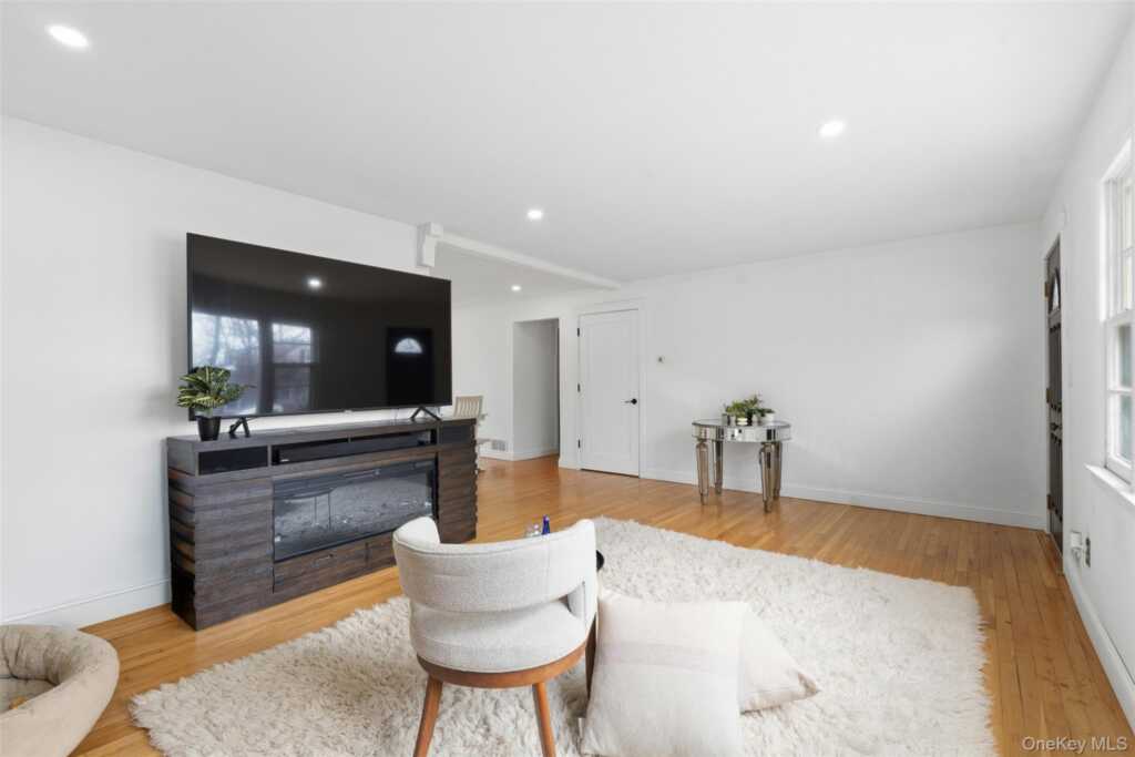 22 Hovenkamp Avenue, Nanuet, NY 10954 - Photo 18 of 29