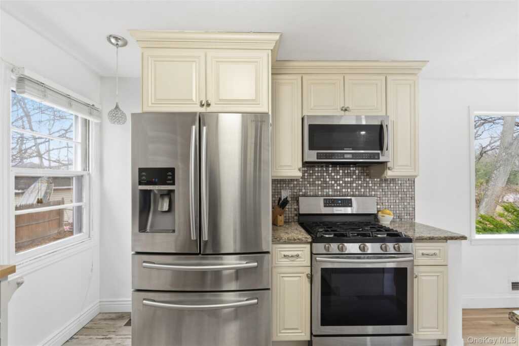 22 Hovenkamp Avenue, Nanuet, NY 10954 - Photo 20 of 29