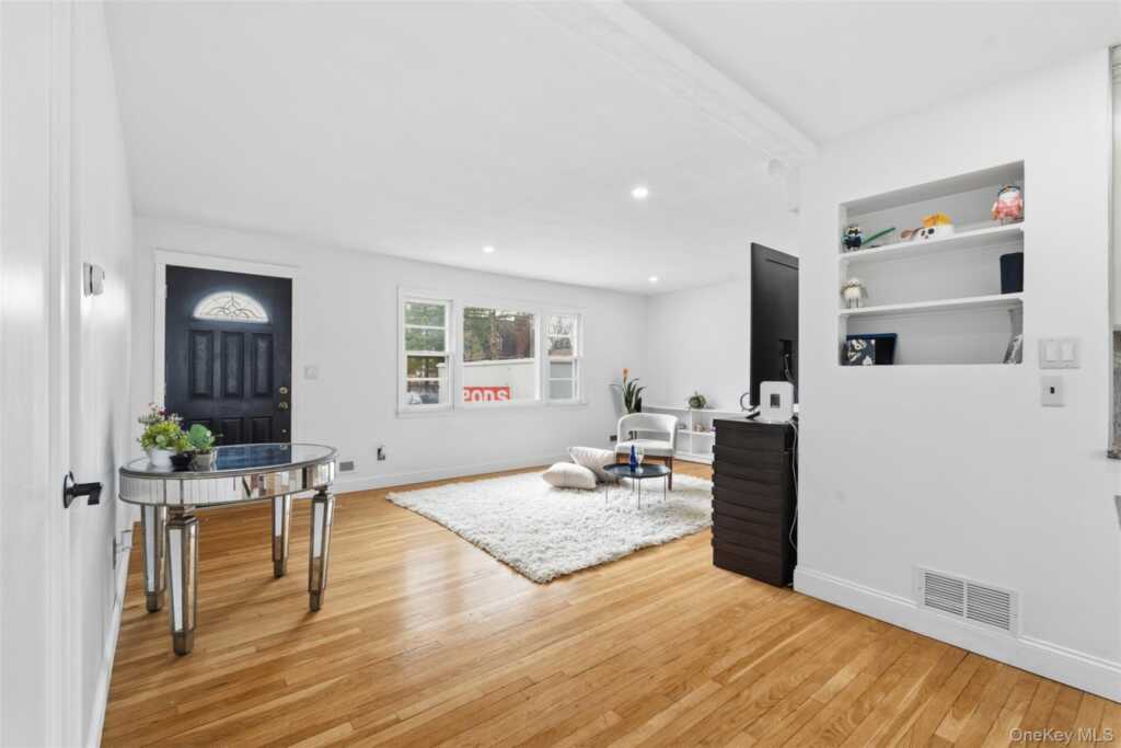 22 Hovenkamp Avenue, Nanuet, NY 10954 - Photo 21 of 29